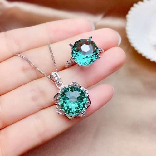 Classic sparkling green crystal ring and necklace girl silver fine ornament fireworks bright color good cut party banquet gift