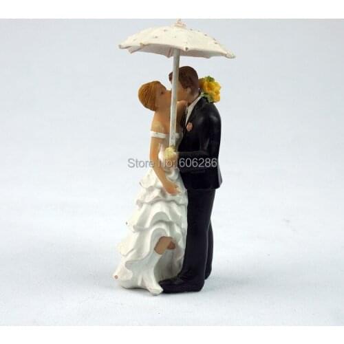Wholesale 45pcs/LOT Funny Resin Cake Decoration Bride and Groom under umbrella Couple Figurines for wedding cake topper