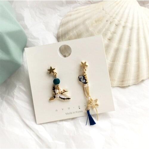Fashion lady cute cartoon cranes asymmetric clouds stud earrings earrings creative women geometric earrings jewelry accessories