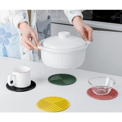 4pcs/set of Round Silicone Heat Insulation Pad, Thickened Dining Table mat, Coaster, Casserole Mat, Non-Slip Mat, Anti-Scald Mat
