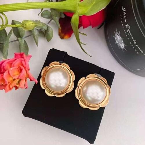 Brand Fashion Pearl Jewelry Gold Color Earrings Pearl Round Crystal Earrings Round Pearls Design Wedding Party Clip Earrings