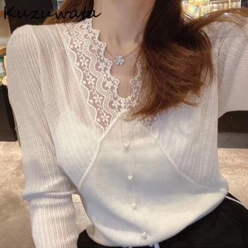 Kuzuwata Sweet Elegant Lace Patchwork V Neck Knit T-shirt Spring Autumn New Bottoming Tee Chic Exquisite Button Women T Shirts