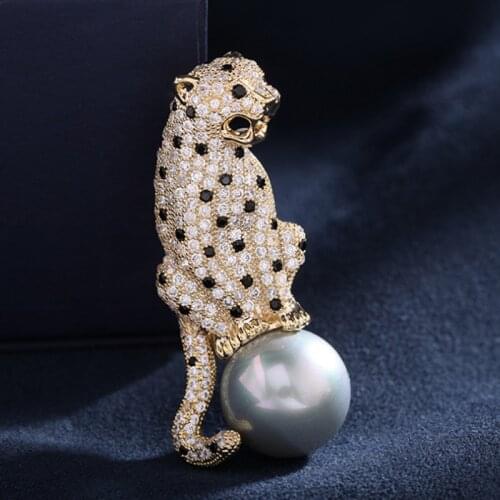 Zlxgirl wedding brooches jewelry Jet Enamel leopard men wedding hijab accessory metal Cubic zircon copper pin brooch pearl scarf