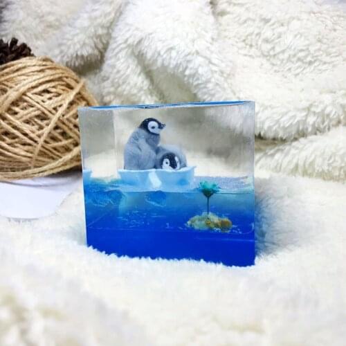 Handmade Marine Ocean Epoxy Ornaments Finished Product Little Penguin Doll Cultural And Creative Resin Size:6.5*6.5*6.5cm
