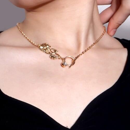 Fashion OT Buckle Crystal Sunflower Necklace Women Exquisite Creative Simple Gold Silver Color Short Choker Necklace Jewelry