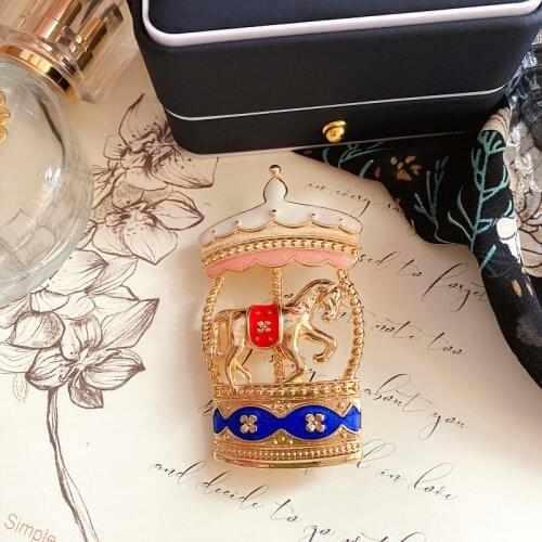 HOSENG Playground Series Carousel Vintage Exquisite Elegant Brooch Alloy Gold Women Mam Enamel Pin Gift Luxury Jewelry HS_8361