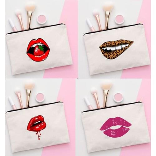 New Fashion Red Lip Printing Makeup Bags Cute Female Girls Cosmetics Pouches for Travel Bags Ladies Pouches Women Cosmetic Bags