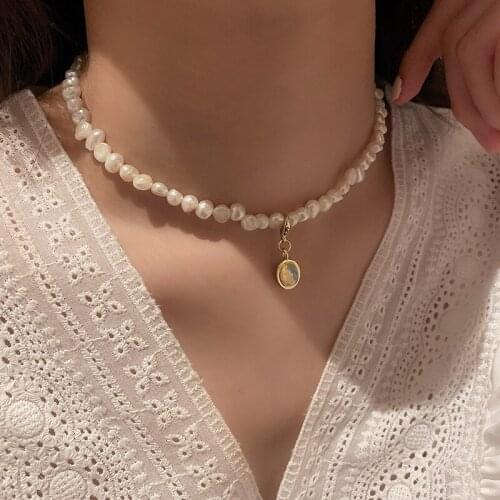 VSnow Korean Fashion Shiny Moonstone Pendant Necklace for Women Elegant Natural Freshwater Pearl Chokers Necklaces Accessories