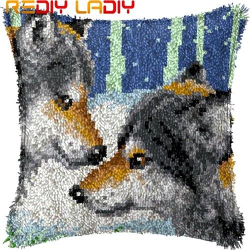 Latch Hook Cushion Snow Wolves Pillow Case Pre-Printed Color Canvas Acrylic Yarn Latched Hook Pillow Crochet Cushion Cover Kits