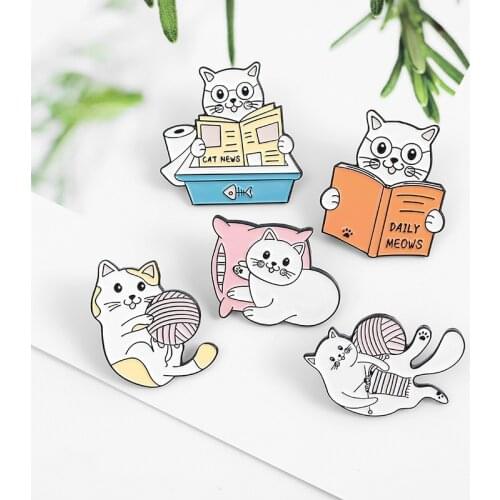 Sweet Romantic Style Exquisite And Cute Cat Reading Brooch Fashionable Cat Thread Enamel Pin Daily Decoration Of Little Fairy