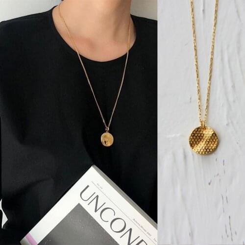 CHUANGU S925 Sterling Silver European American ins style personalized gold inlaid small bee round tag honeycomb collarbone Chain