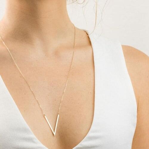 Fashion new simple style accessories V-shaped triangle pendant for ladies and girls party birthday gift necklace