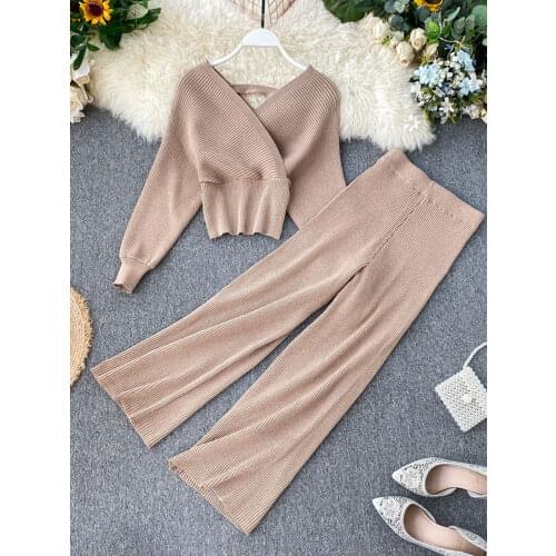 Womens high waist bright silk knit bag hip skirt two-piece fashion V-neck sweater bat sleeve two-piece Womens Sets JP127