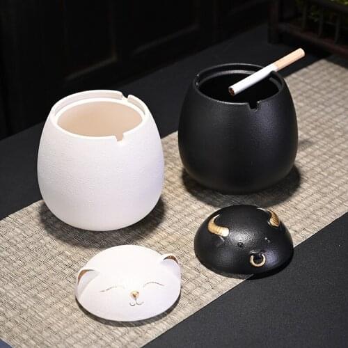 Creative Ceramic Ashtray with Cover Lucky Cat Multi-function Soot Collector Room Household Anti-fly Ash Ashtray Feng Shui Decor
