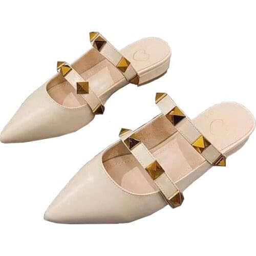 New Spring 2021 V Leather Flat Sandals Female Rivets Low Heel Drag Hollow One String Buckle Famous Stars Favorite Slippers