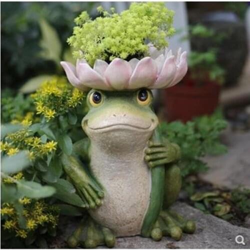 Simulation of modern European-style frog sculptures, home garden decoration crafts, animal statues