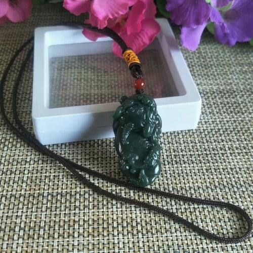 Natural Hetian Jade Hand Carving Pi Xiu Jade Pendant Jewelery Lucky Exorcise Evil Spirits Auspicious Amulet Fine Jewelery