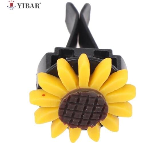 Car Air Outlet Perfume Clip Sunflower Air Conditioner Air Outlet Aromatherapy