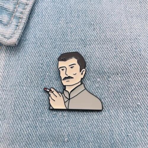 Creative Fun Character Modeling Avatar Smoke Enamel Brooch Retro Alloy Pins Punk Badge Woman Jewelry Gift For Friends