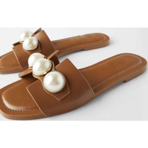 2021 Fashion Brand Beach Party Dresses shoes Fulgurant Pearl Sandals thin Belt Roman Flat Women Flip Flops Casual Flat Slippers