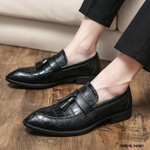 Designer Classic Tassel Pendant Black Oxford Shoes Men Casual Loafers Business Formal Dress Footwear Sapatos Tenis Masculino