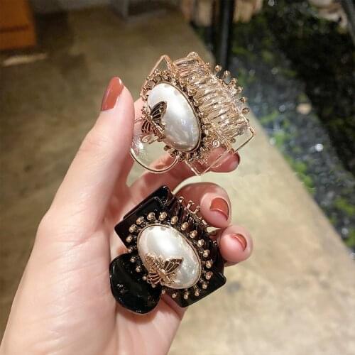 France Vintage Bee Hair Claw Clip For Women Elegant Big Pearl Metal Bee Hair Crab Accessories Hairgrips Ponytail Clip Wholesale