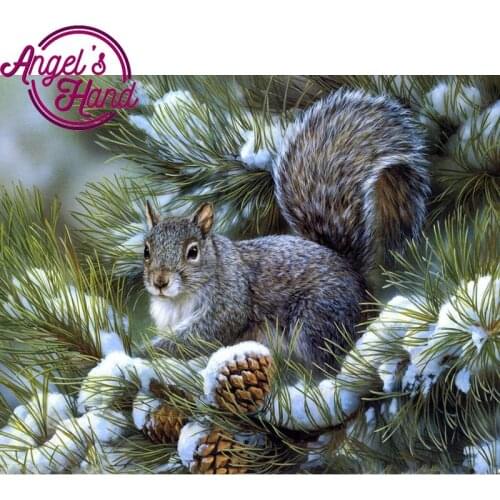 Needlework Diamond Embroidery Squirrels eat fruit snow Diamond Painting Cross Stitch Animal Painting Children Bedroom Adornment