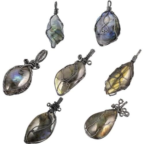 SUNYIK Handmade Copper Wire Wrapped Natural Labradorite Necklace Healing Reiki Crystal Freeform Stone Pendant with Gift Box
