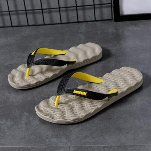 Mens Flip Flops Fashion Beach Slippers for Men Breathable Sandals Summer Casual Shoes