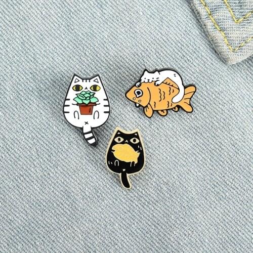 Kitten fish Creative Enamel Brooch Cats eat fish Lapel Pin Cat who loves cactus Lovely animals Fun Custom badge gift