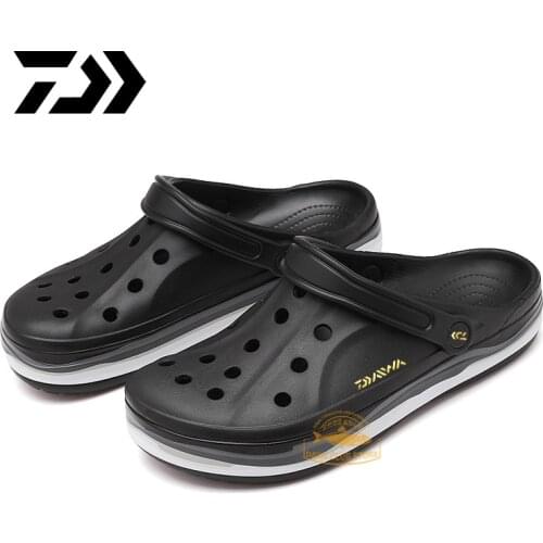 2020 DAIWA Spring and Summer Mens Fishing Non-slip Sandals Outdoor Mountaineering Breathable Sandals Soft Bottom Beach Slippers