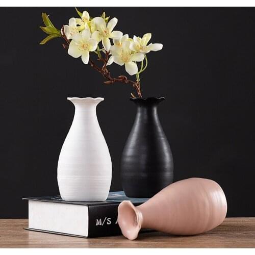 Light luxury European style ceramic vase simple modern office home decoration accessories living room small ornaments