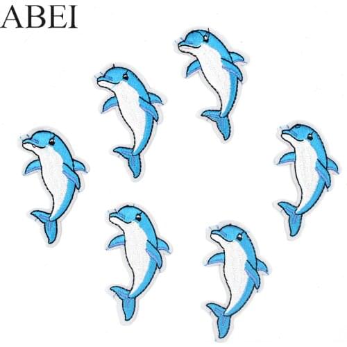 10pcs/lot DIY whale Patches Iron On Embroidered dolphin Stickers Cartoon Sea Animals Appliques Garment Clothes Badge Accessories