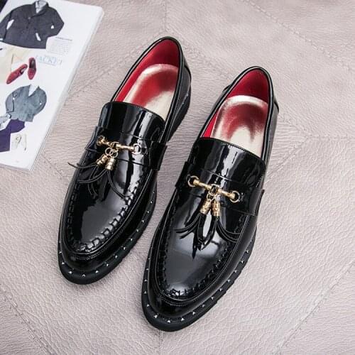 2021 New Arrival Fashion Men British Rivet Tassel Thick Bottom Slip-On Oxford Formal Shoes Male Wedding Prom Homecoming Footwear