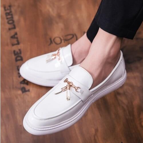 Fashion New Patent Leather Shoes Men Formal Loafers Wedding Dress Footwear Male Flats Business Casual Slip on Party Club Shoes