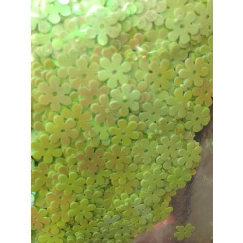 3000pcs/lot 9mm Flat Flower Centre Hole Loose Sequins Sewing Kids DIY Garment ,Wedding Craft,Accessories Light Green AB Confetti