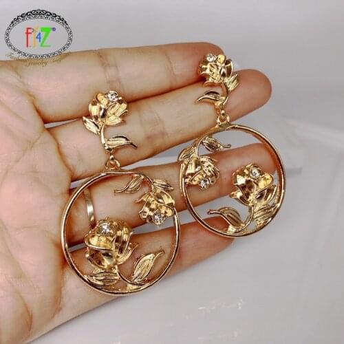F.J4Z 2020 Women Statement Earrings Golden Alloy Romantic Rose Circle Dangle Earrings Lady Gift Jewelry dropship