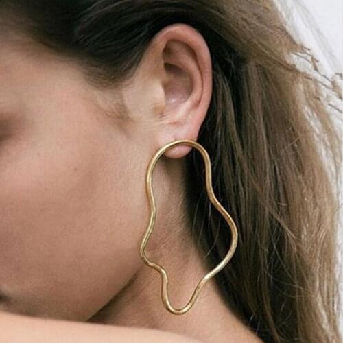 Simple Geometric Stud Earrings For Women Unique Design Hollow Out Ear Jewelry New Fashion Earring Brincos Bijoux Y8