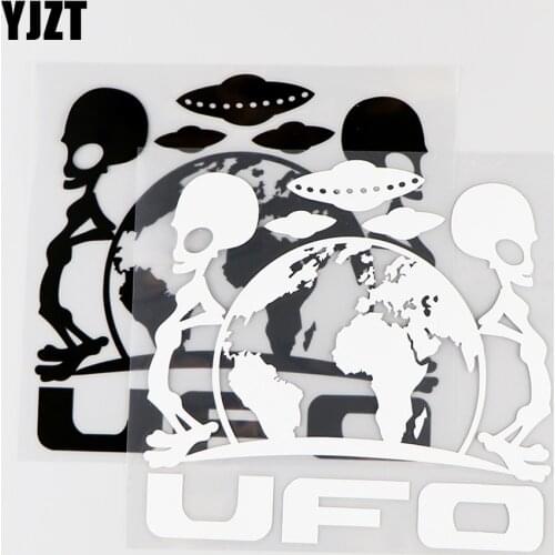 YJZT 15.5X14.6CM Vinyl Decals Flying Saucer Alien Earth UFO Creative Car Stickers Black / Silver 10A-0104