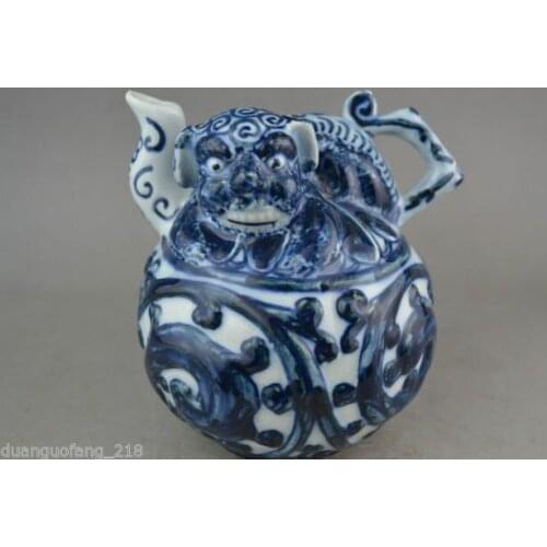 Elaborate Collectible Chinese blue and white porcelain dragon dog statue kettle tea pot