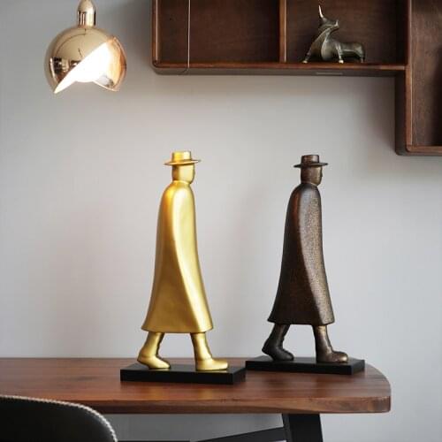 Abstract Golden Figure Walking With Hat Statue Resin Sculpture For Home Decor Accessories Modern Art Room Ornaments Figurine