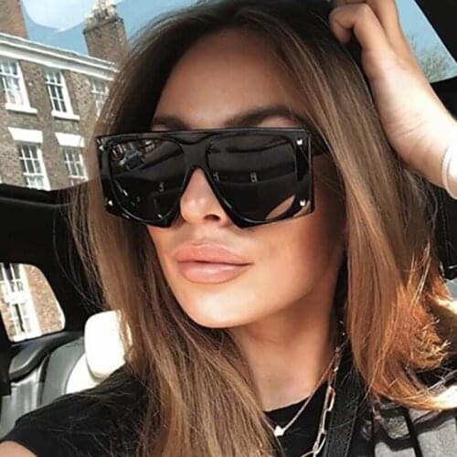 Glasses women 2020 New Fashion black Vintage Sunglasses Female Fashion Brand Designer rivet Gradient Sun Glasses Oculos UV400
