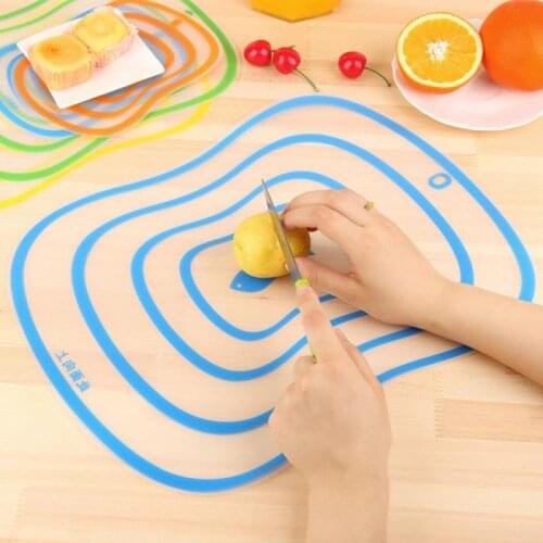 1Pcs Kitchen Non-Slip Plastic Cutting Boards Cut Chopping Block Portable Frosted Antibacteria Vegetable Meat Cutting Pad