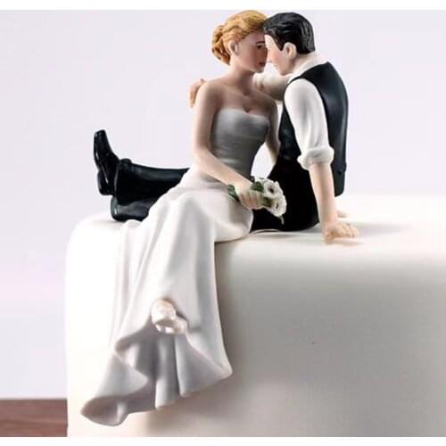 Romantic Sweet Embrace Couple Wedding Cake Figurines Wedding Cake Decorations Funny Cake Toppers