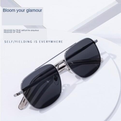 2020 Sunglasses Avant-garde Metal Frame Light and Light-proof Glasses Square Eyeglasses Beach Fishing