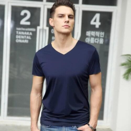 2020 Mens t-shirt thin short-sleeved summer ice silk traceless Slim stretch V-neck solid color bottoming t-shirt quickly dry