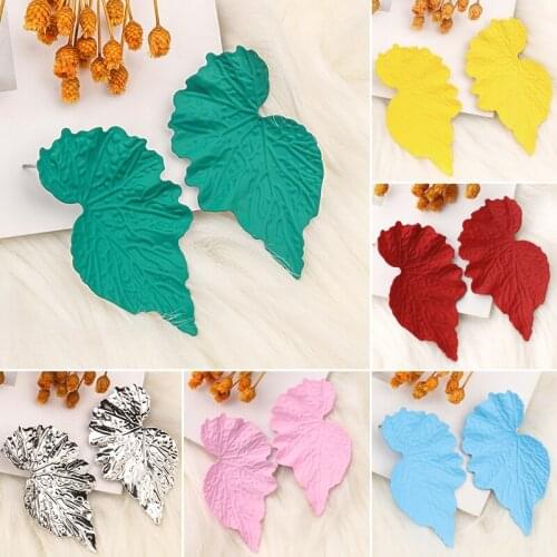 SHUANGR Fashion Leaf Earrings Flower Drop Earrings for Women Vintage Personality Simple Woman Dangle Earring Fashion Jewelry