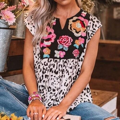 2021 Chiffon Fashion Womens Handle Crochet Leopard Top Short Sleeve Tee Womens Print Casually Summer V-neck Shirt Short Sleeve