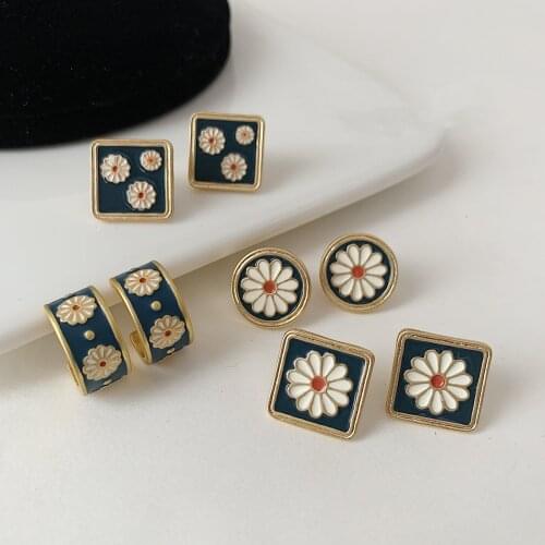 2020 Korean Enamel Flower Geometric Square Round Stud Earrings for Women Retro Relief Metal Statement Earrings Party Jewelry