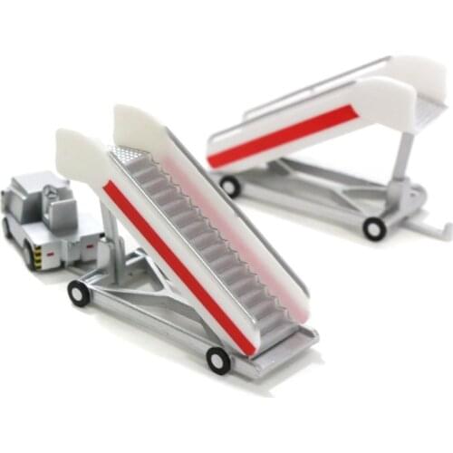 1: 200 Scale Airport Scene Passenger Boarding Airliner Bridge Stairs Tractor Model Aircraft Plane Toy Accessories Parts display
